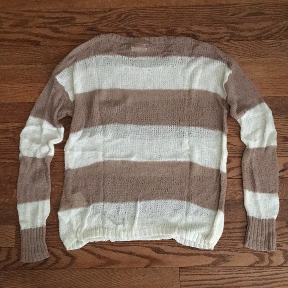 Levi’s Women’s Striped Sweater Size Medium - Picture 2 of 4